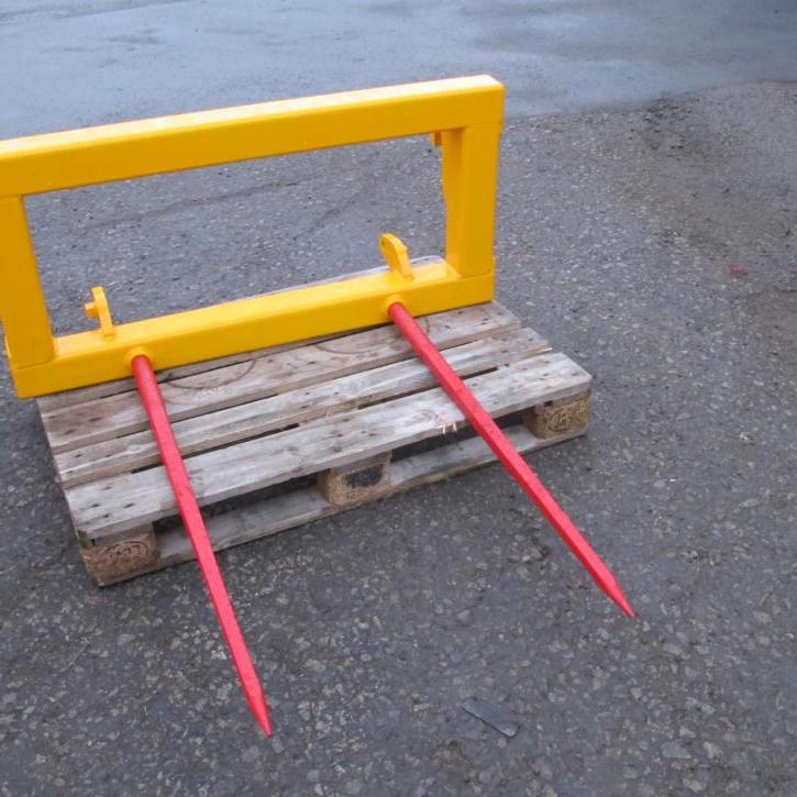 Murray Machinery Single Bale Spike - shown with Euro brackets.